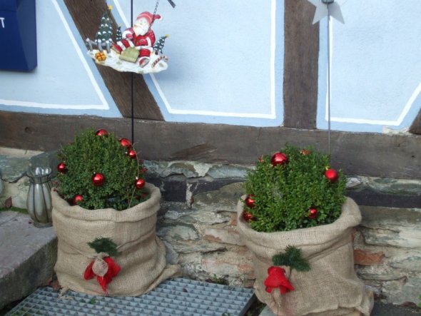 Weihnachtsdeko 'Es weihnachtet das Landhaus auch draußen'